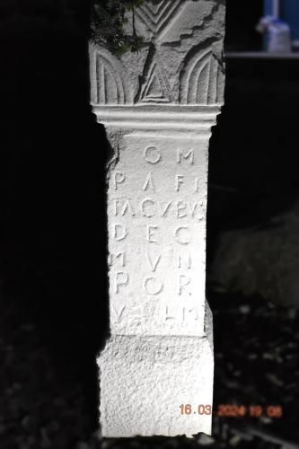 Monument-din-piatra-naturala