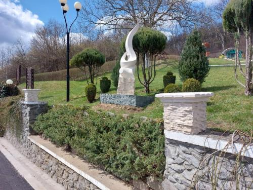 Sculptura-din-piatra-S019