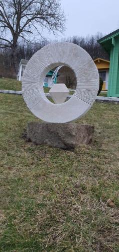 Sculptura-din-piatra-S044