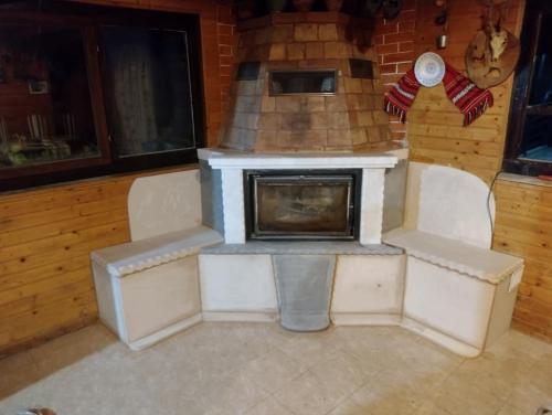 Semineu-din-piatra-S012